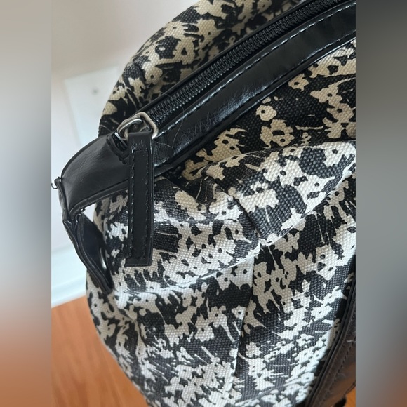 ROXY Handbag Black & White Floral Cotton Purse - Picture 5 of 16